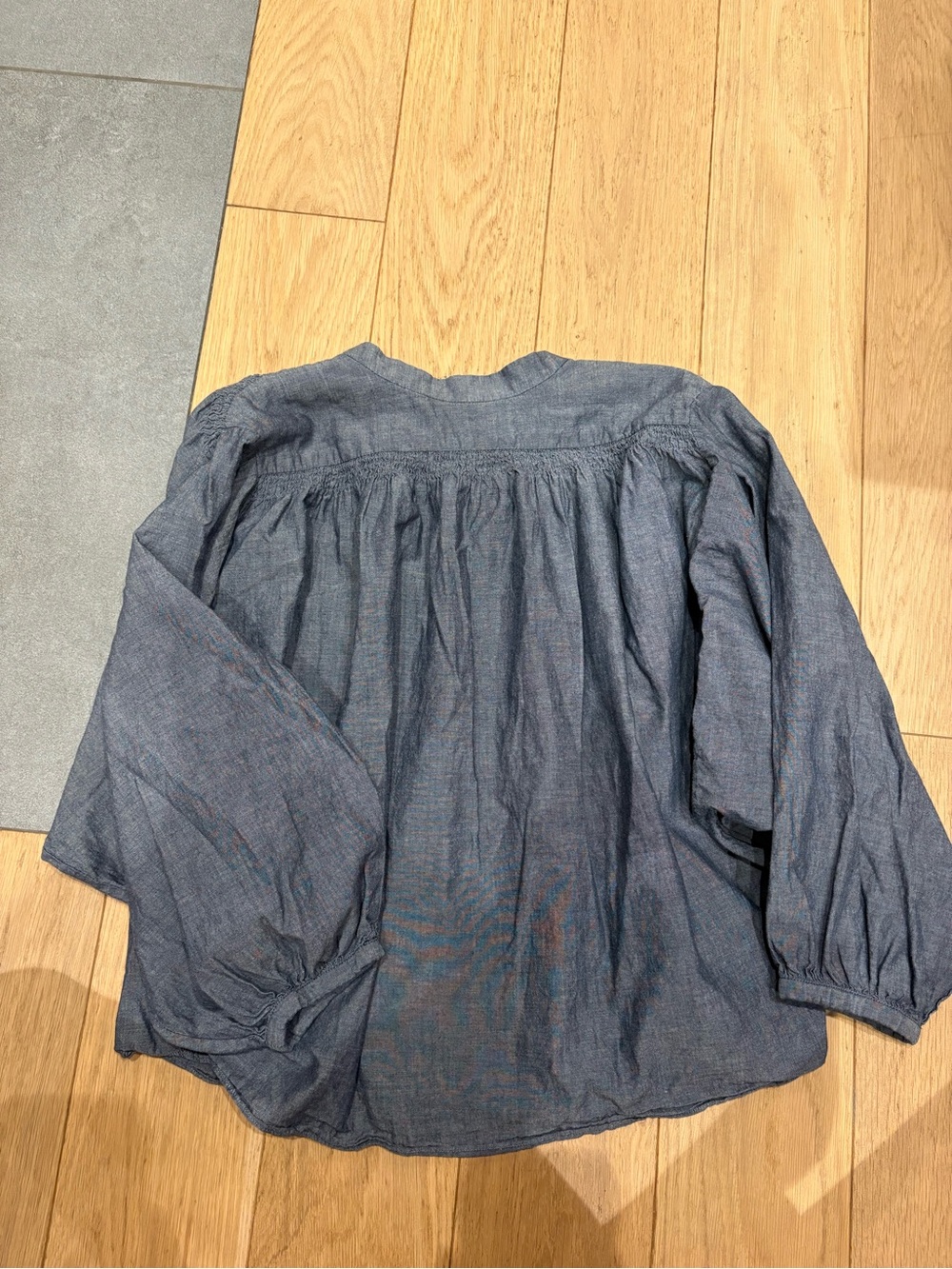 Doen Ojai Button-Front Puff Sleeve Blouse in Denim Blue - Picture 6 of 8